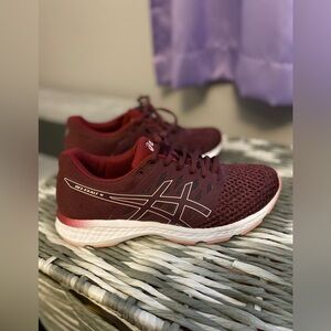 ASICS womens 9.5 burgundy red tennis shoes sneaker